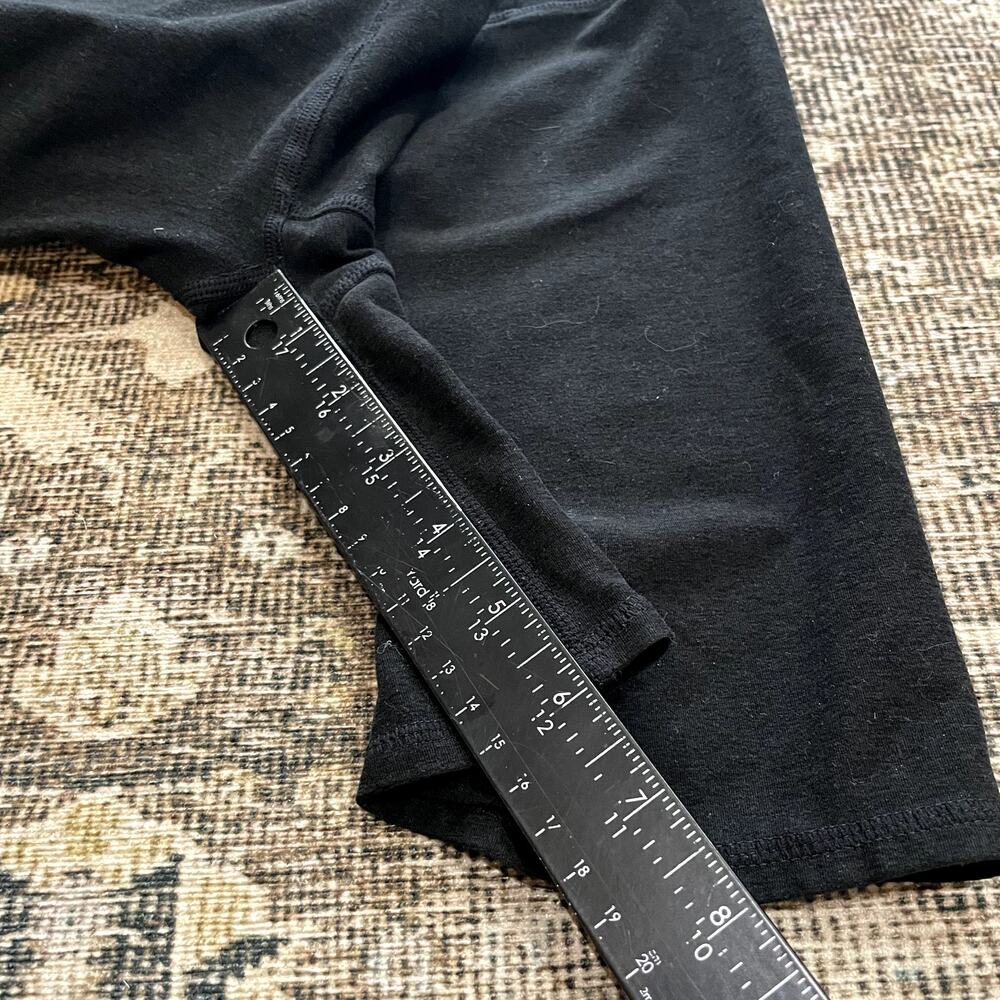 Vuori Clean Elevation Shorty 6" Black Women's Size L - Picture 5 of 5